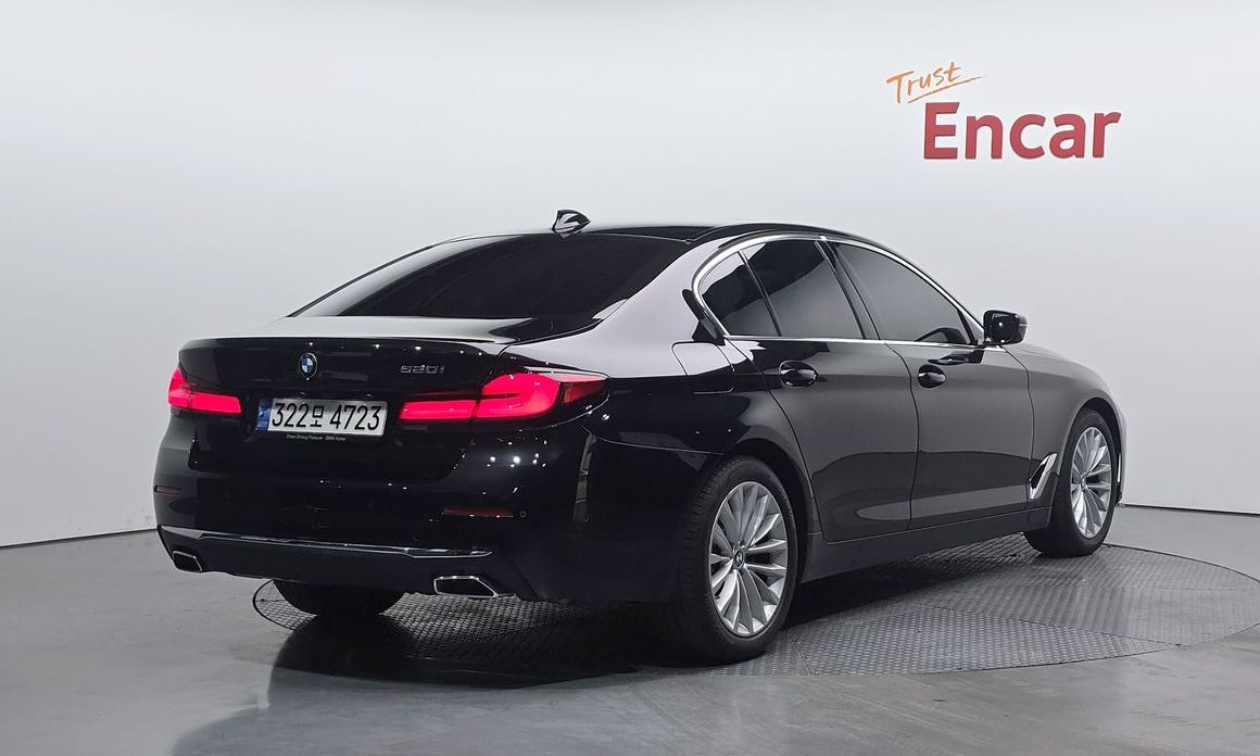 BMW 5-Series 2023