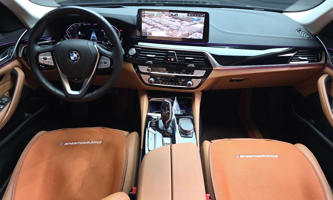 BMW 5-Series 2022