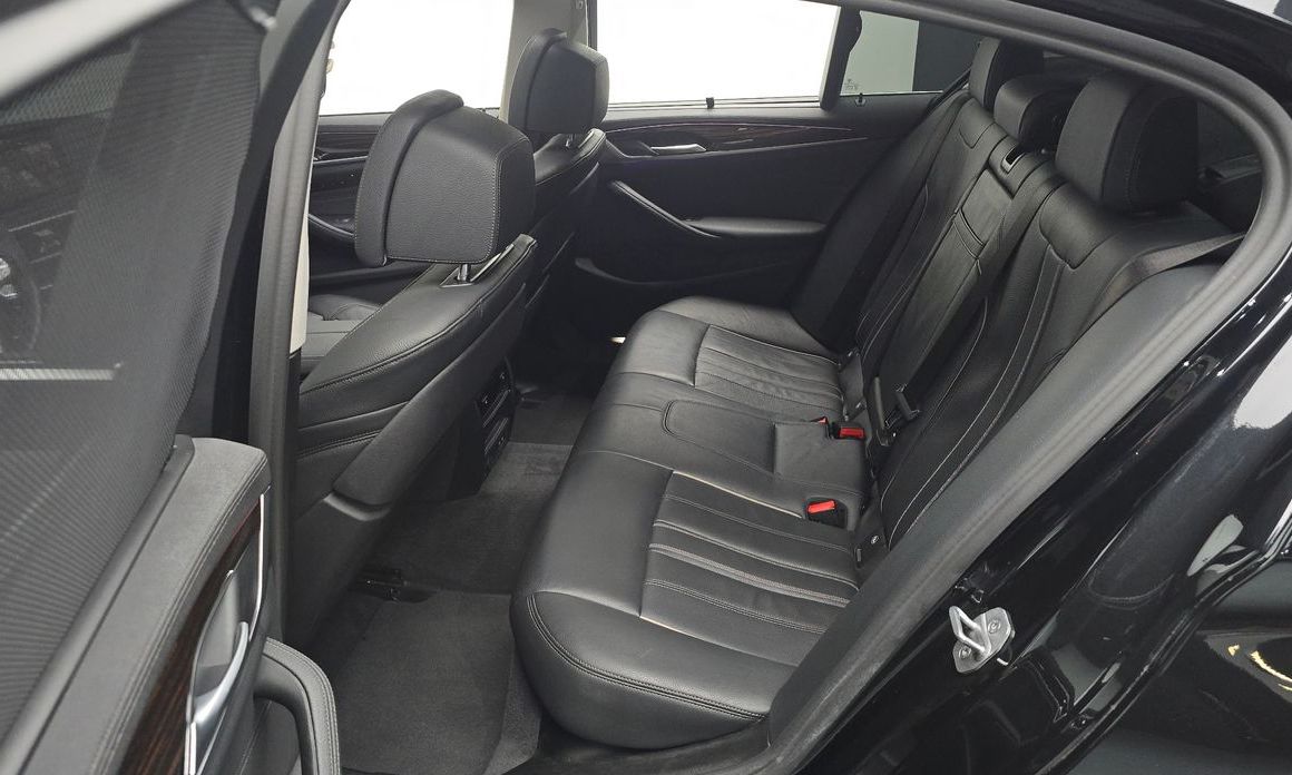 BMW 5-Series 2023