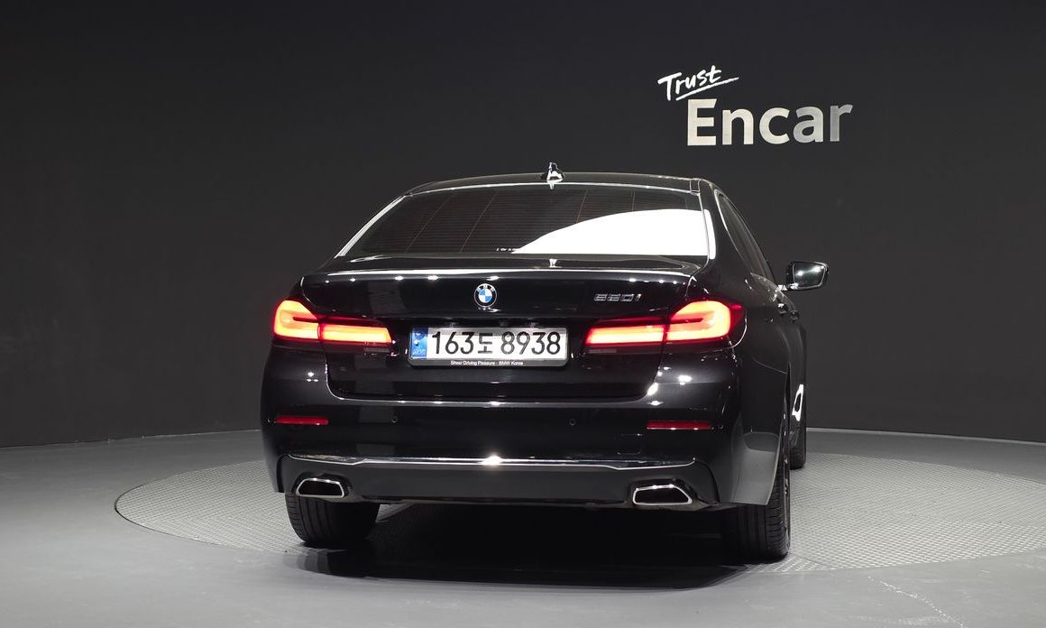 BMW 5-Series 2022