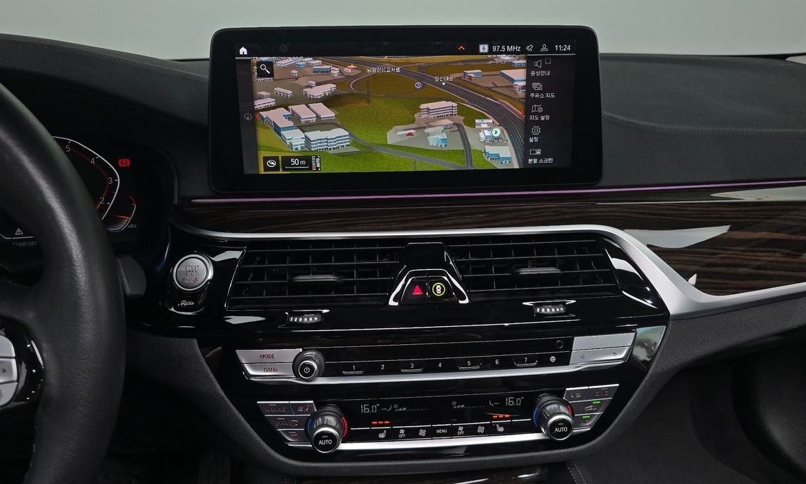 BMW 5-Series 2023