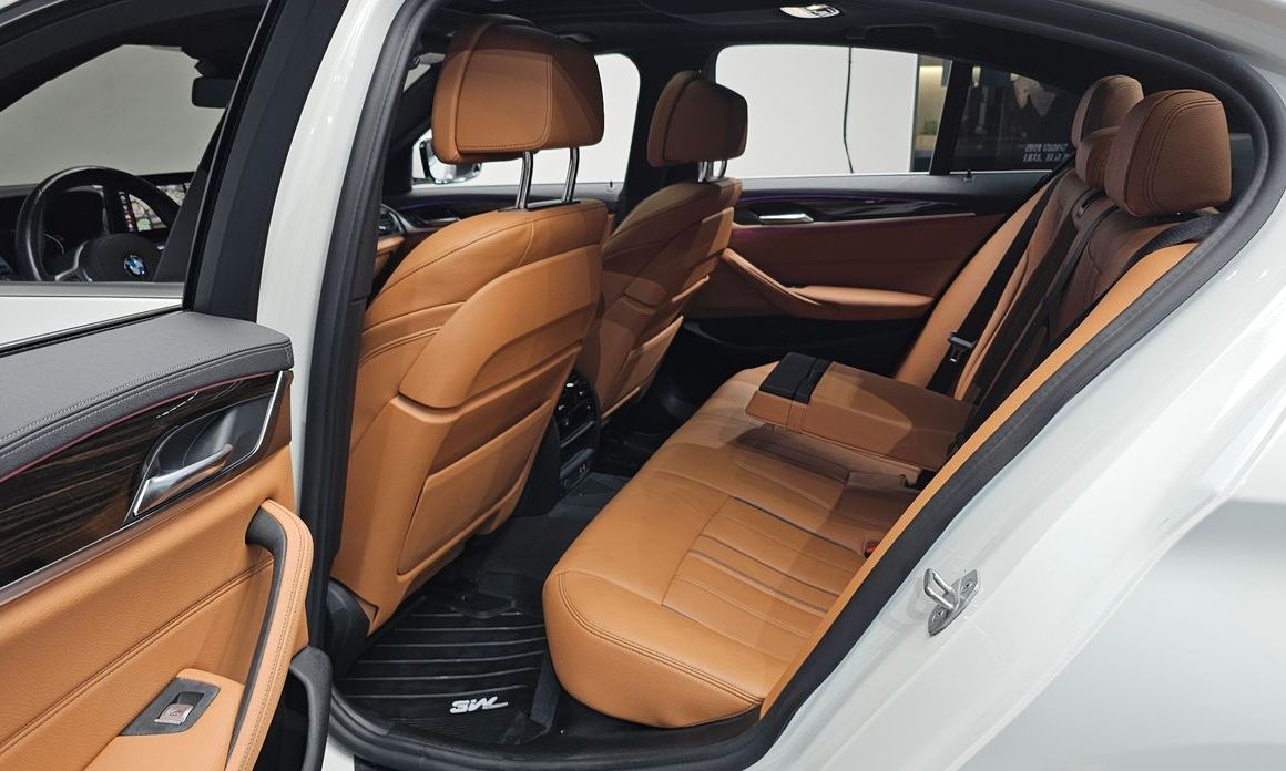 BMW 5-Series 2021