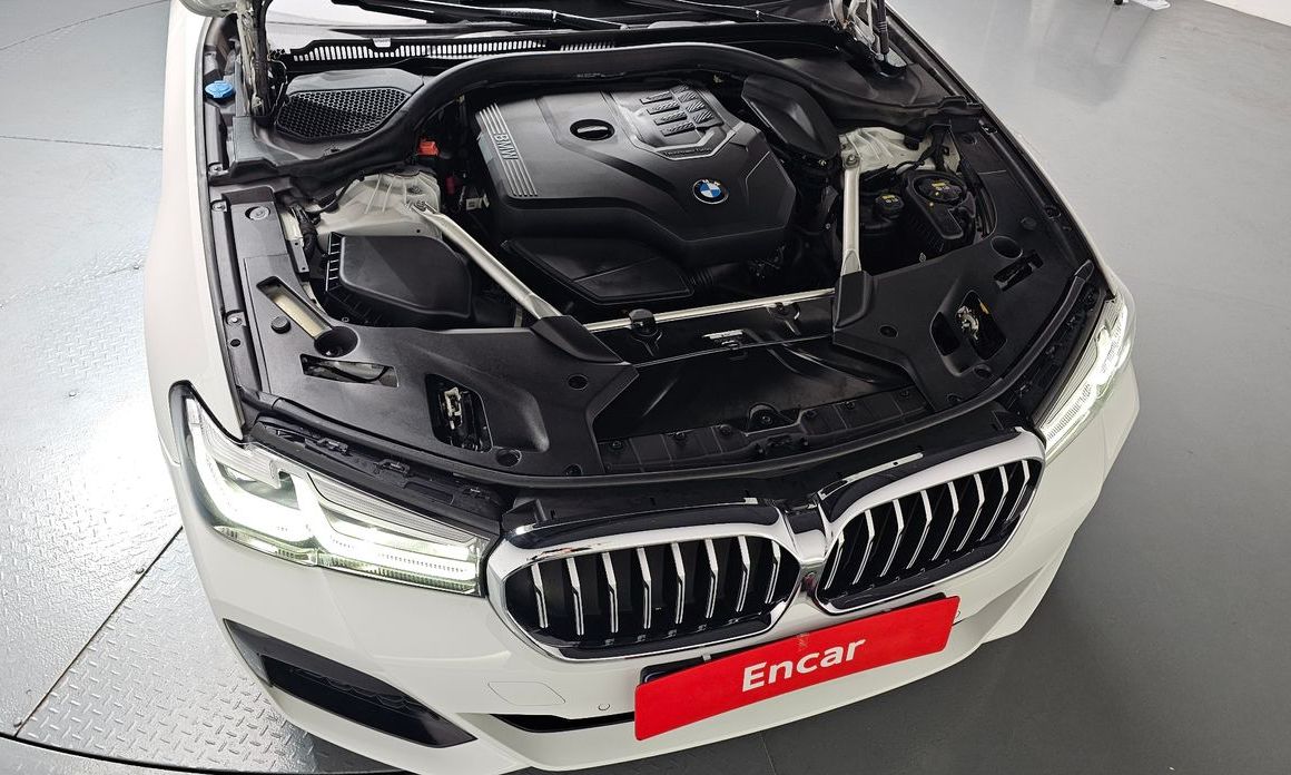 BMW 5-Series 2021