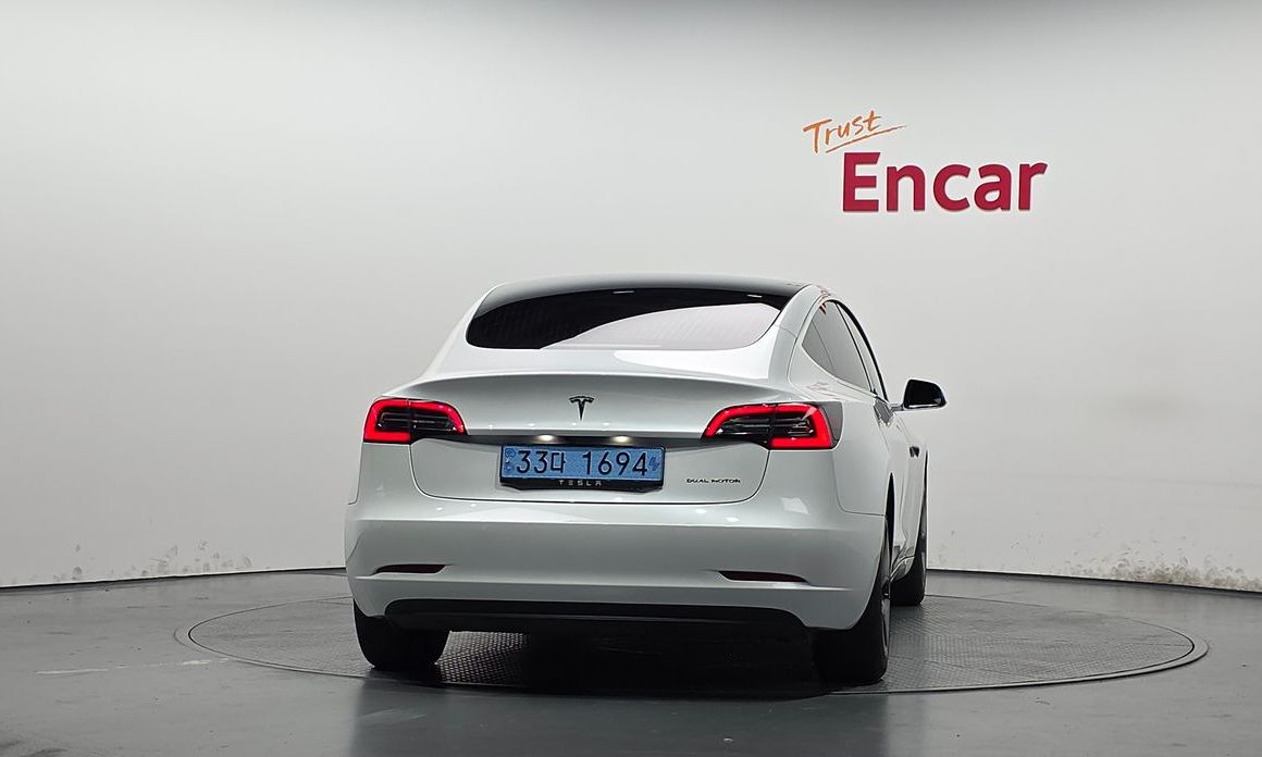 Tesla Model 3 2020