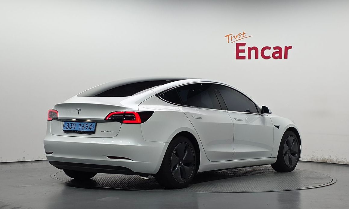 Tesla Model 3 2020
