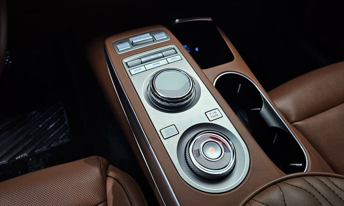 Genesis GV70 2024