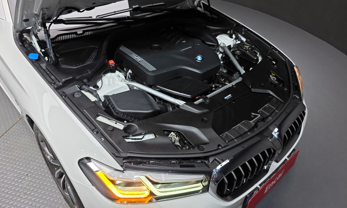 BMW 5-Series 2023