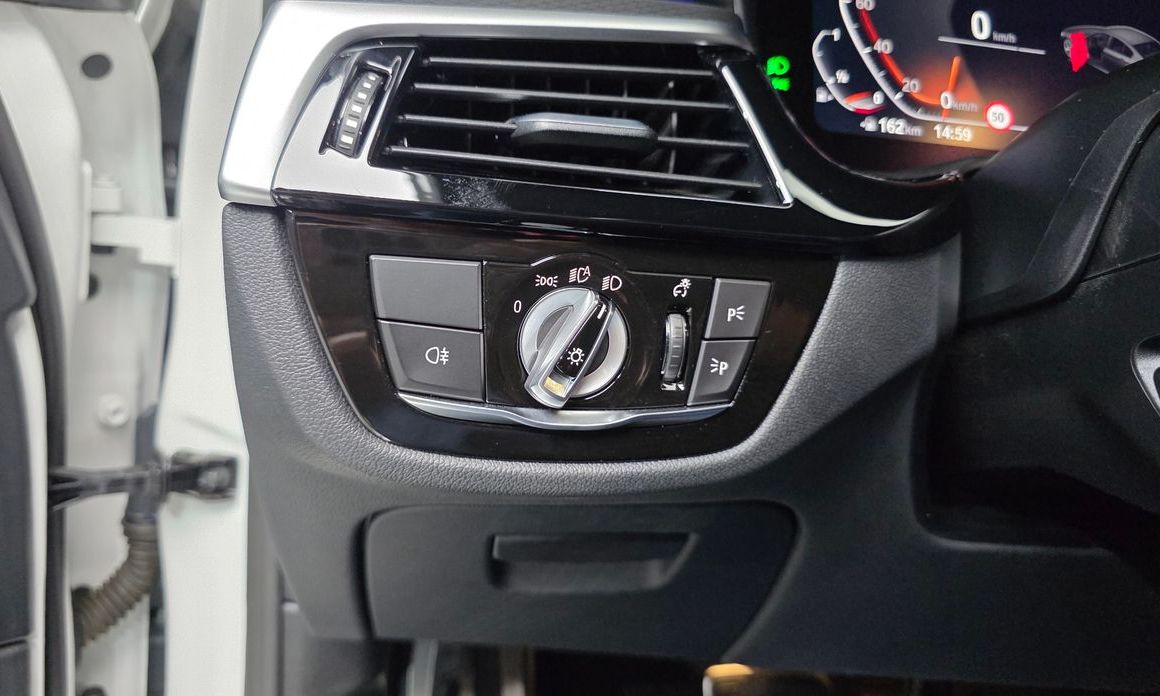 BMW 5-Series 2023
