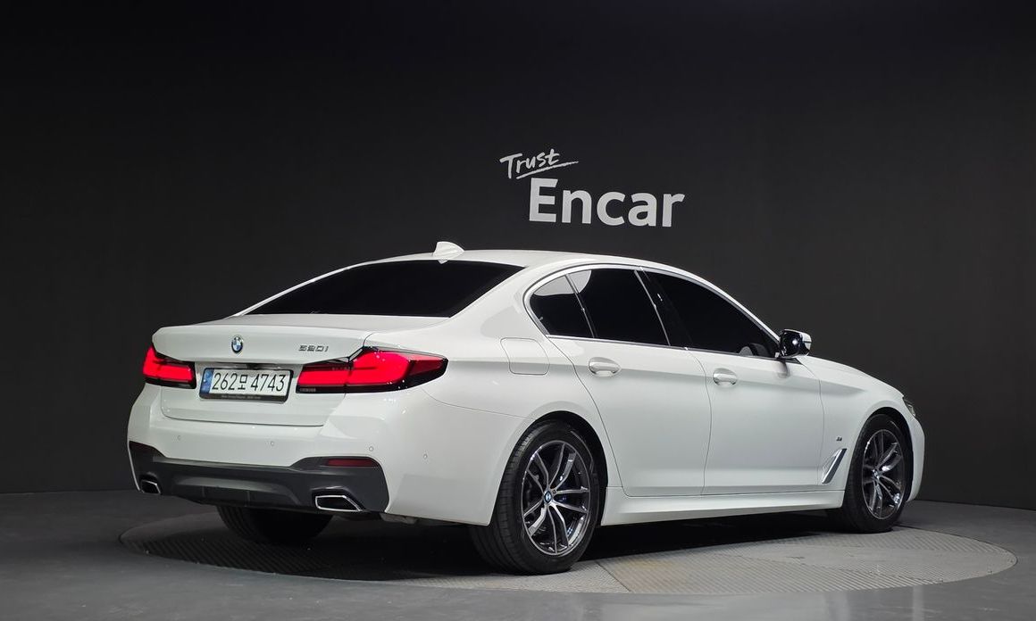 BMW 5-Series 2023