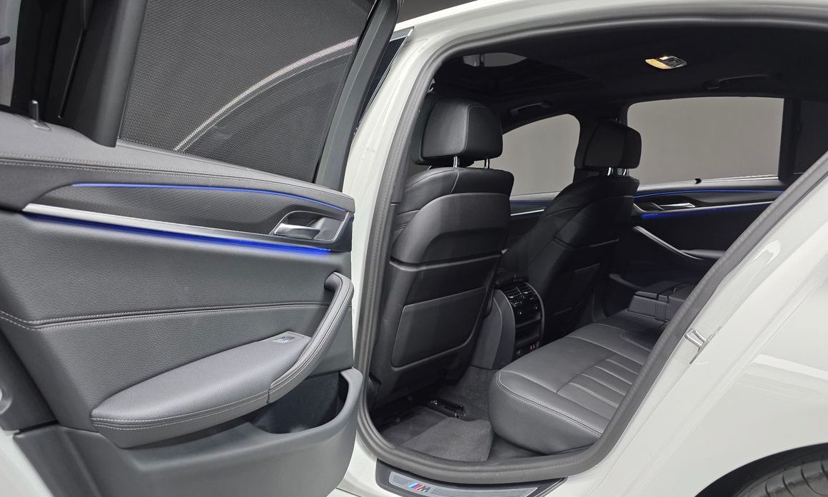BMW 5-Series 2023