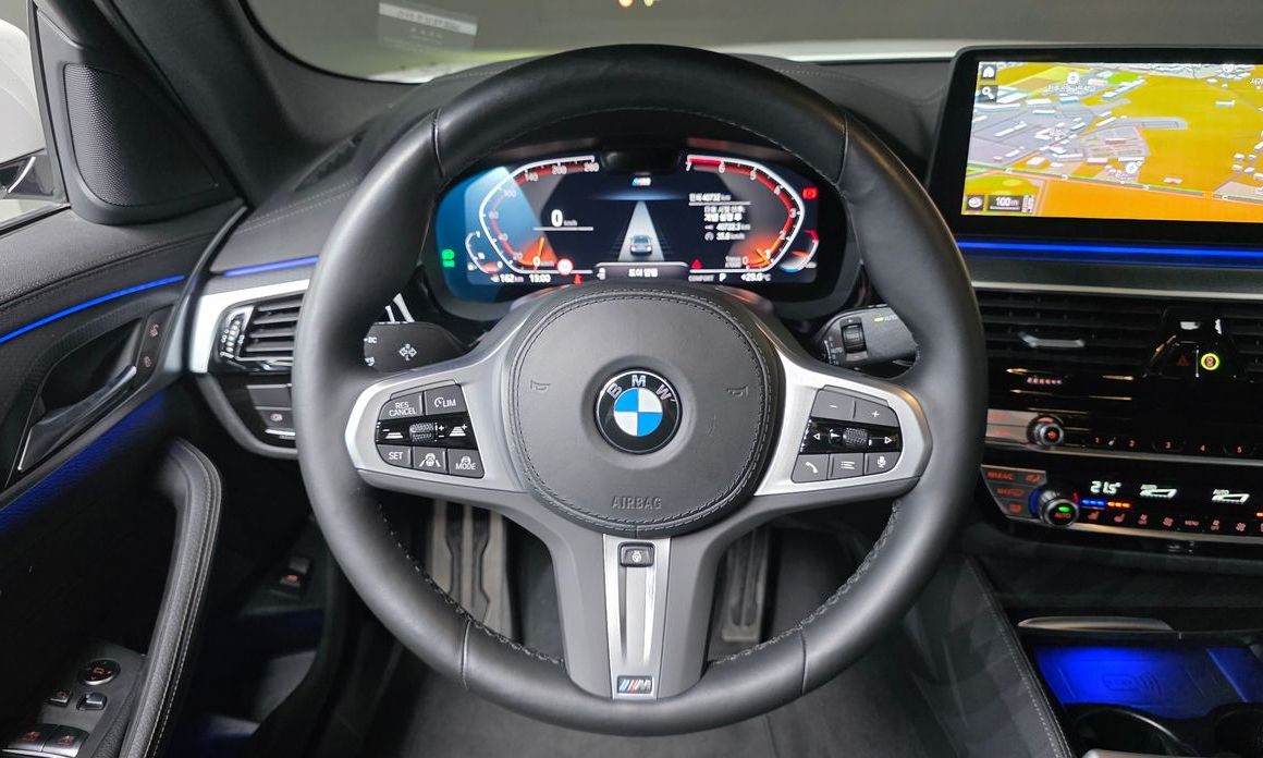 BMW 5-Series 2023