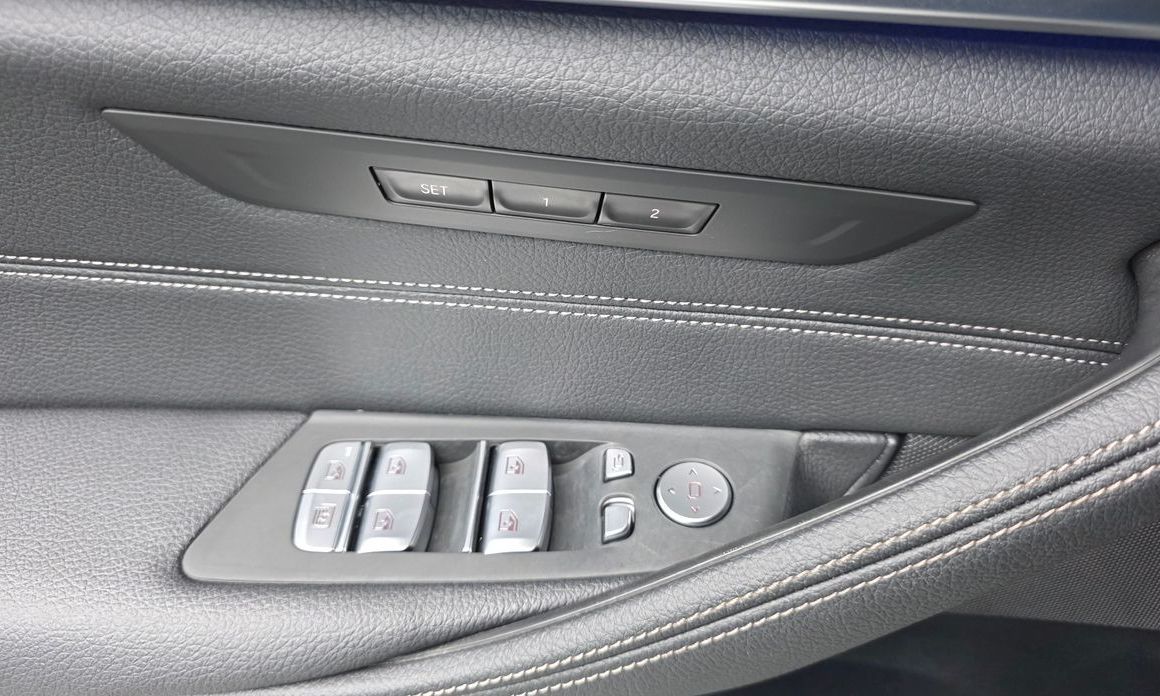 BMW 5-Series 2023