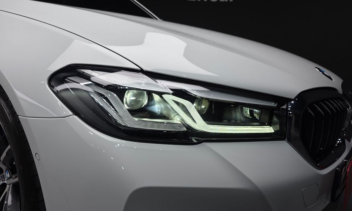 BMW 5-Series 2023