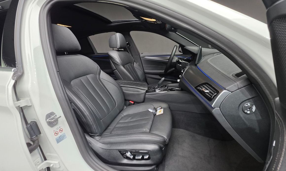 BMW 5-Series 2023