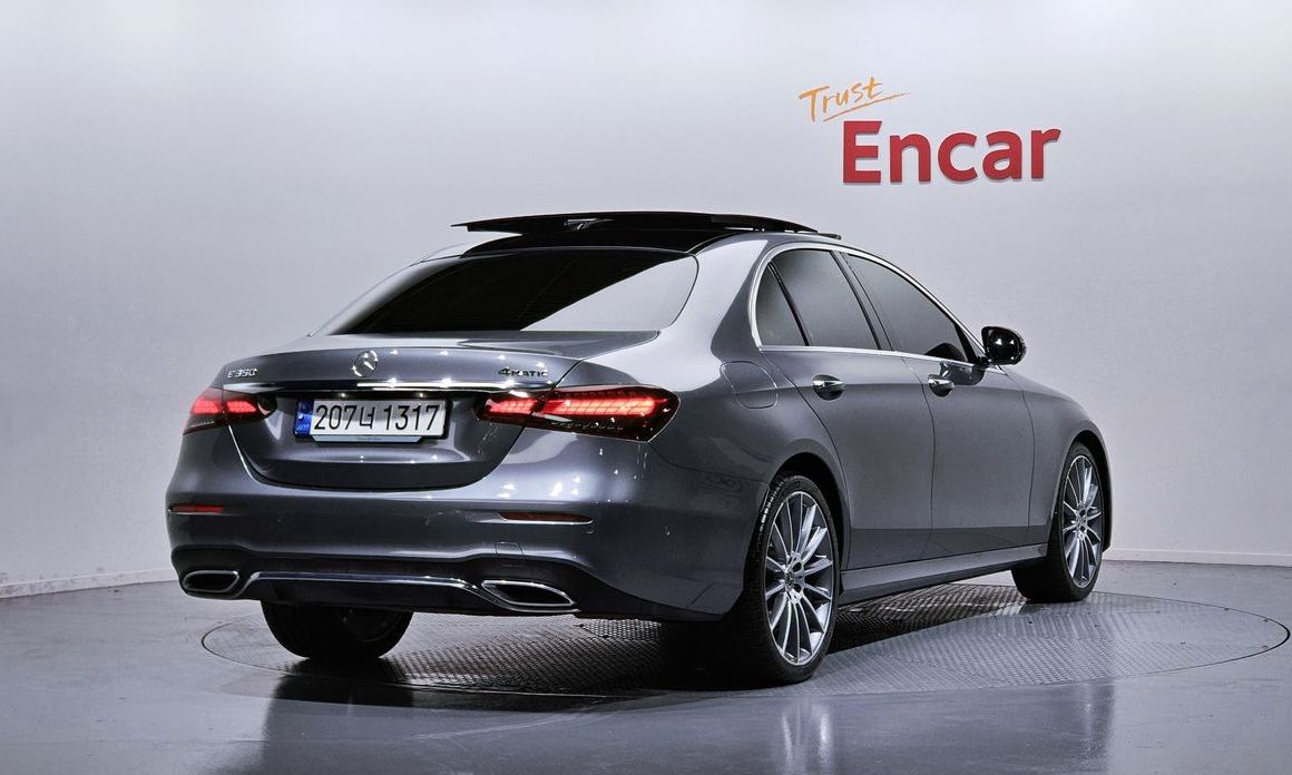 Mercedes-Benz E-Class 2022