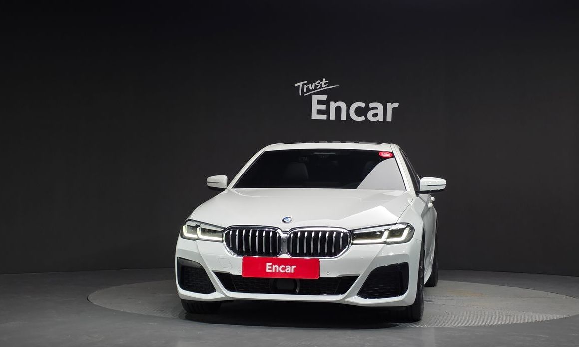 BMW 5-Series 2023