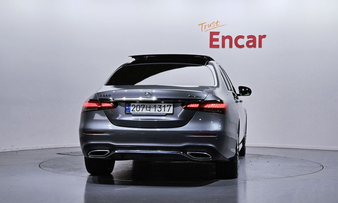 Mercedes-Benz E-Class 2022