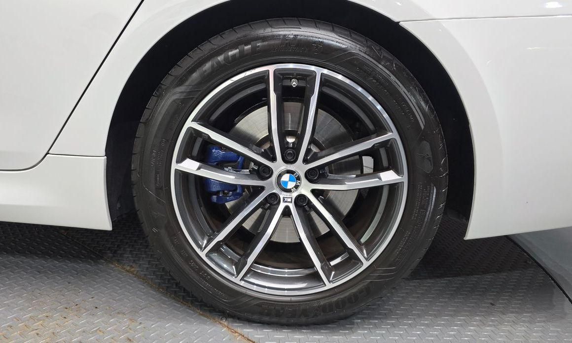 BMW 5-Series 2023