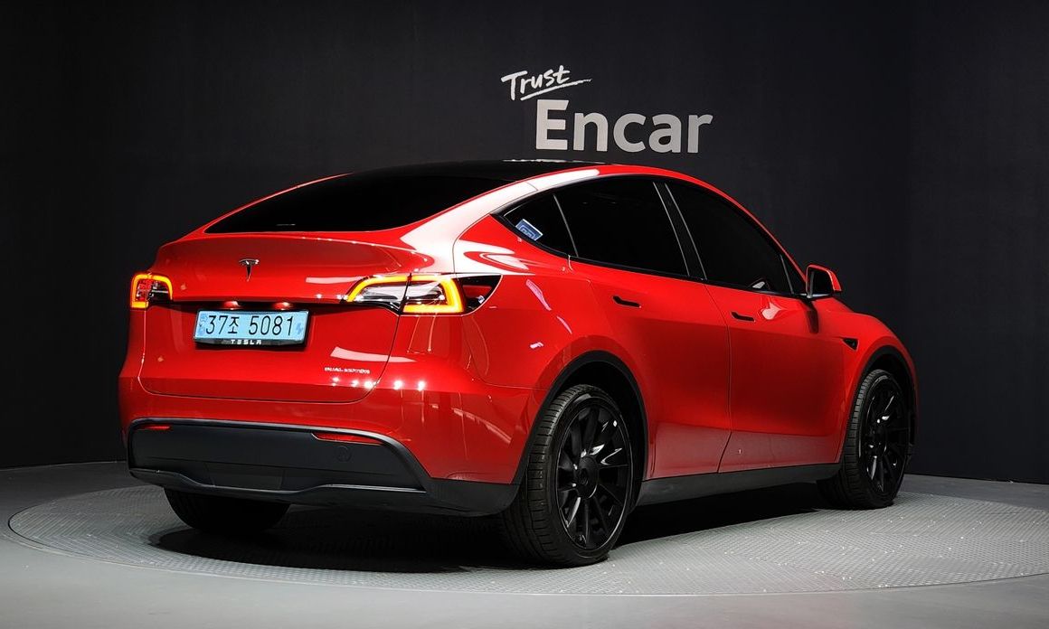 Tesla Model Y 2023