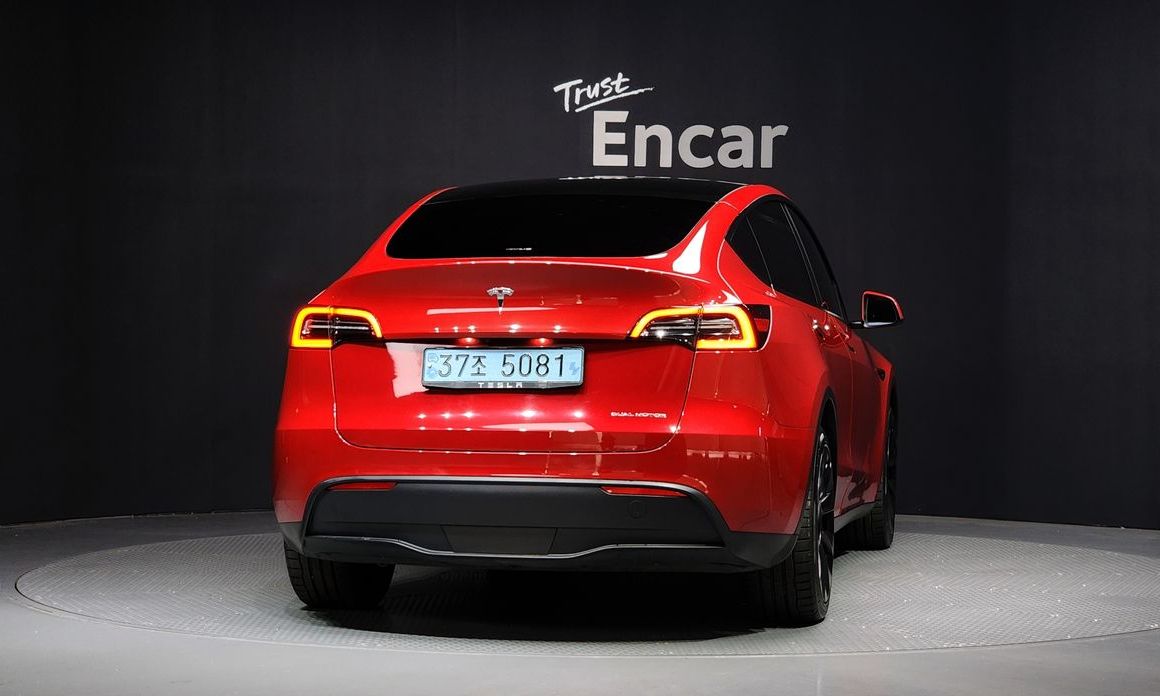 Tesla Model Y 2023
