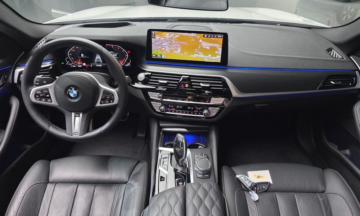 BMW 5-Series 2023