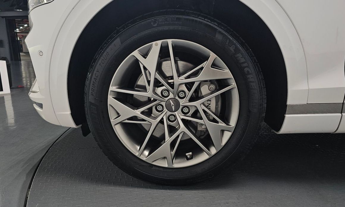 Genesis GV70 2023