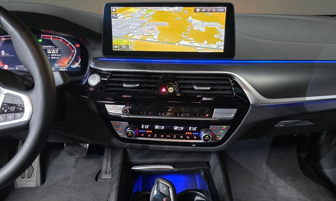 BMW 5-Series 2023