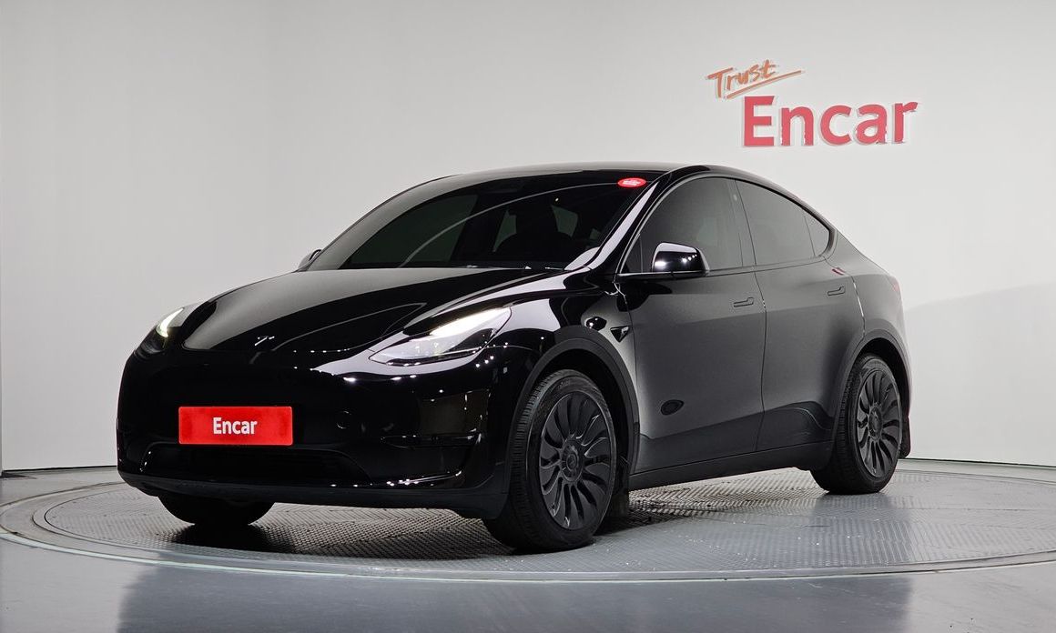 Tesla Model Y 2024