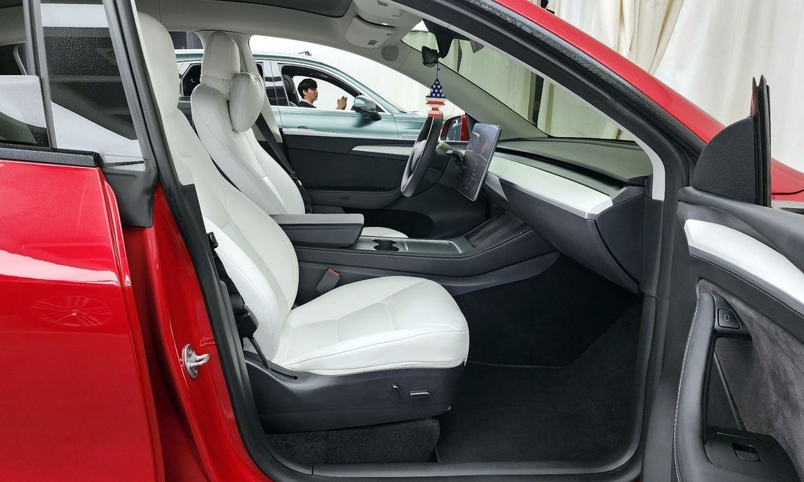 Tesla Model Y 2023