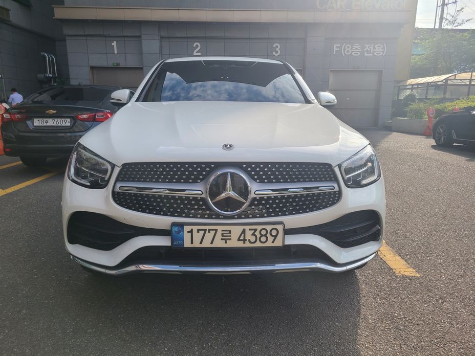 Mercedes-Benz GLC-Class 2021