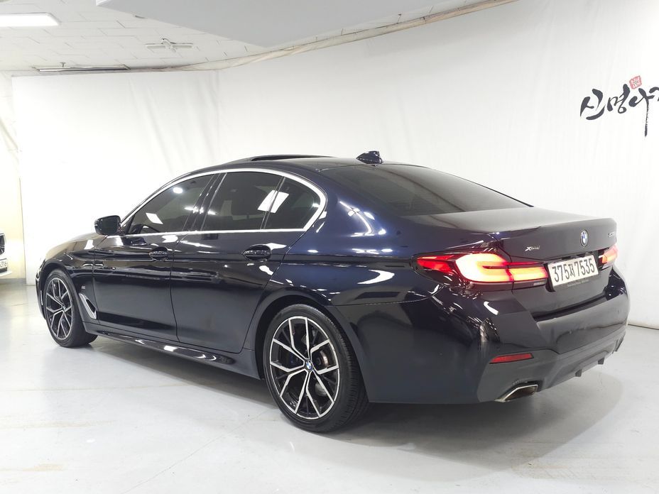 BMW 5-Series 2022