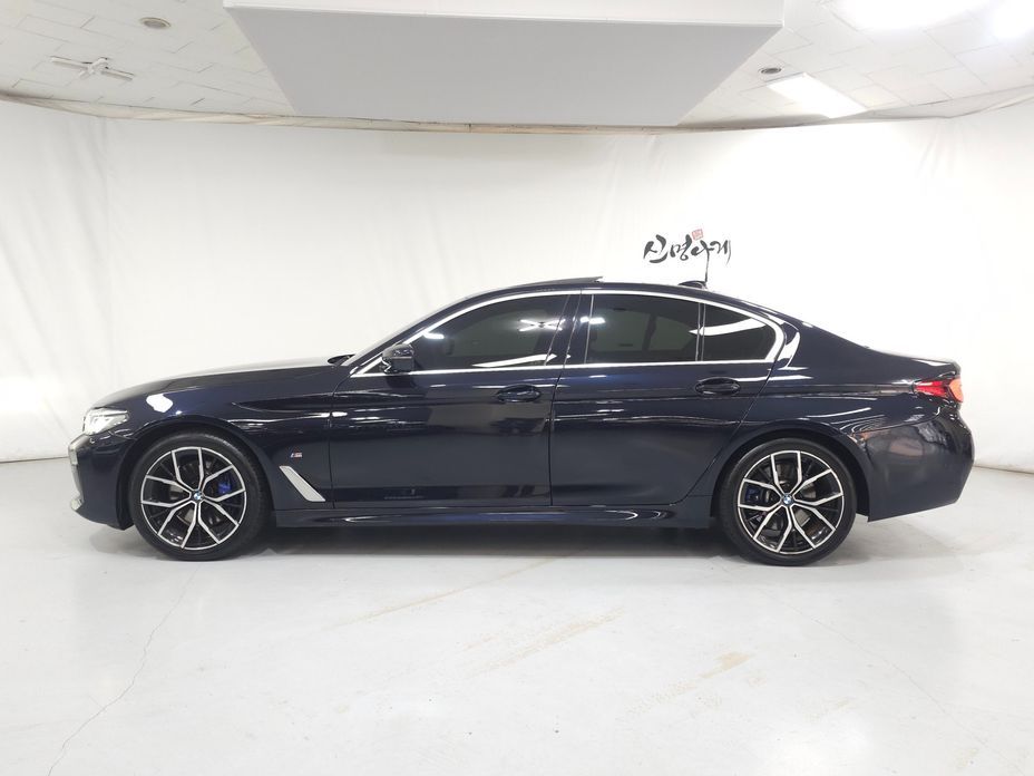 BMW 5-Series 2022