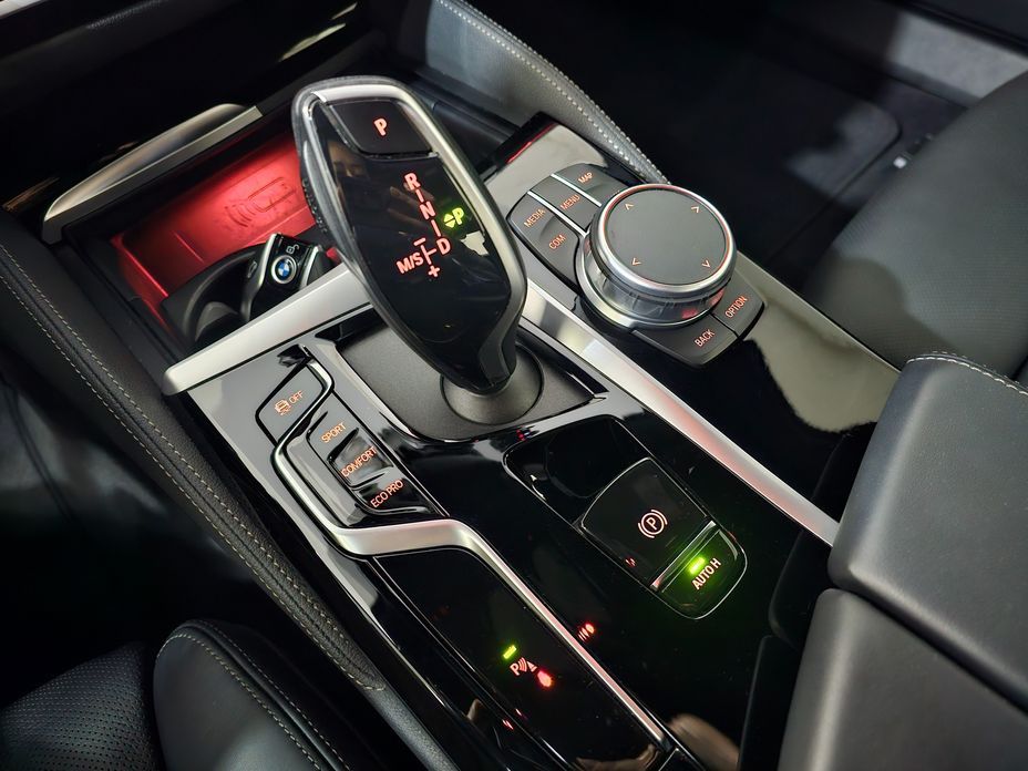 BMW 5-Series 2022