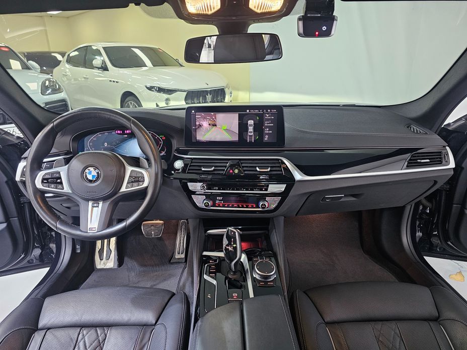 BMW 5-Series 2022