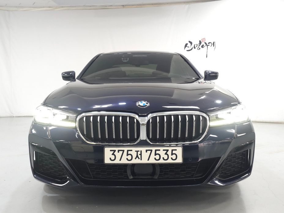 BMW 5-Series 2022
