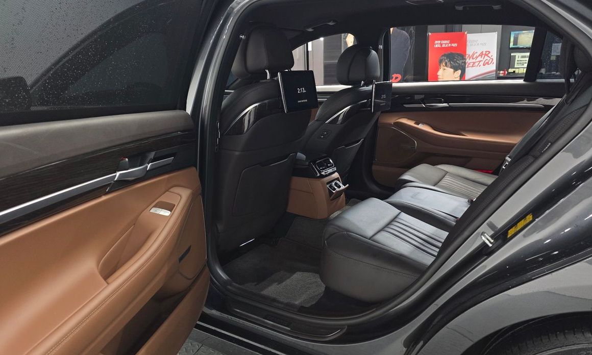 Genesis G90 2021