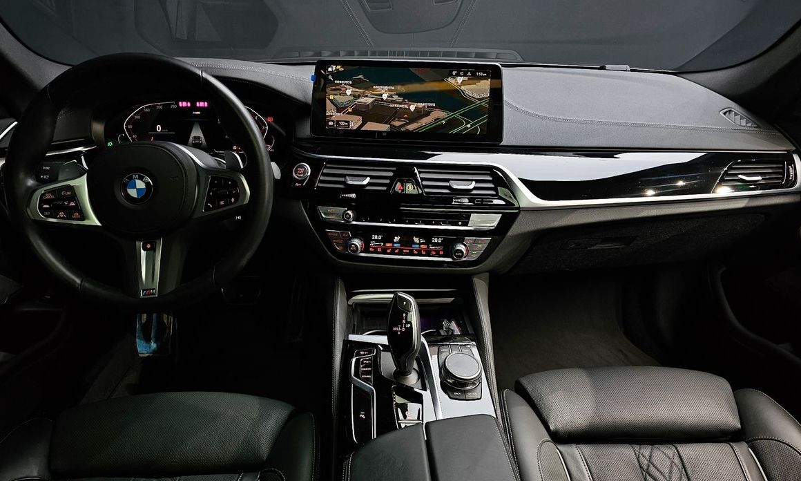 BMW 5-Series 2023