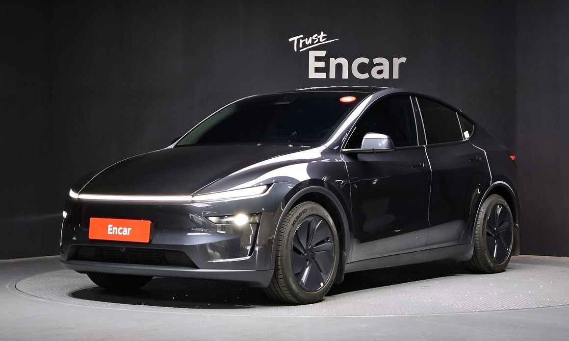 Tesla Model Y 2025