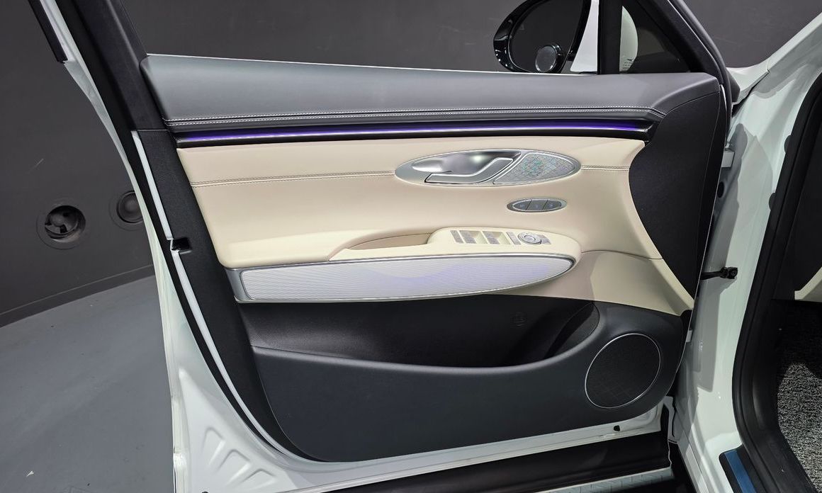 Genesis GV70 2025