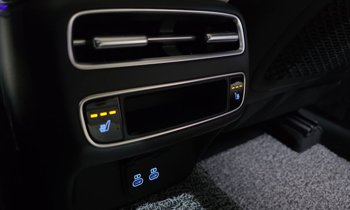 Genesis GV70 2025