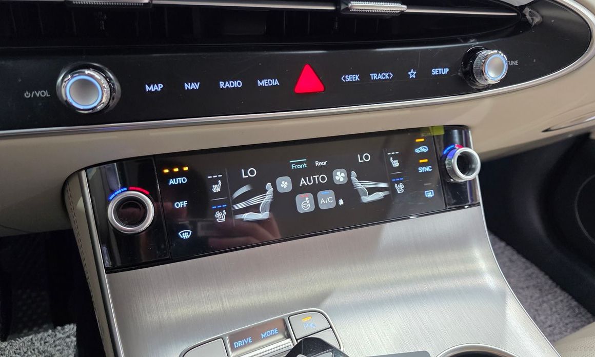 Genesis GV70 2025