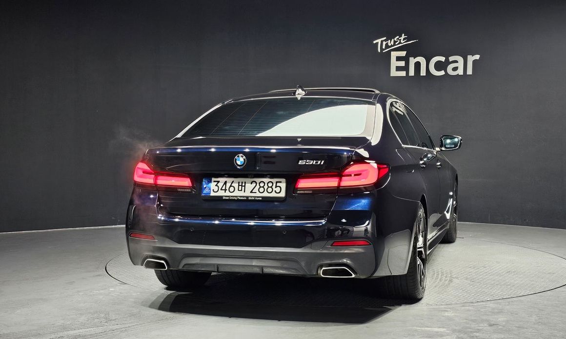 BMW 5-Series 2023