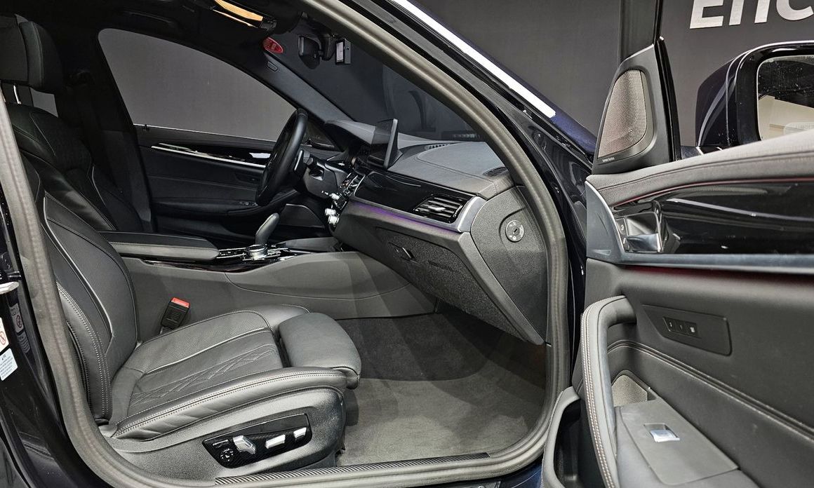 BMW 5-Series 2023