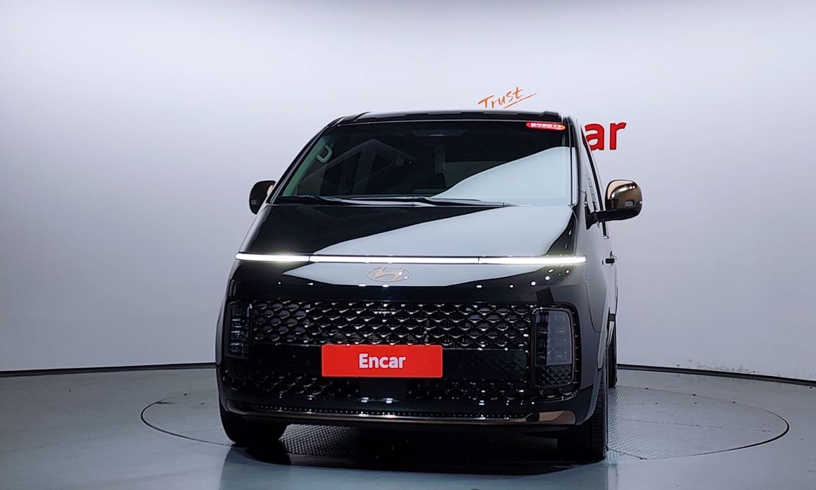 Hyundai Staria 2025