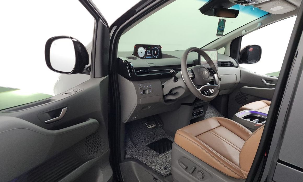Hyundai Staria 2025