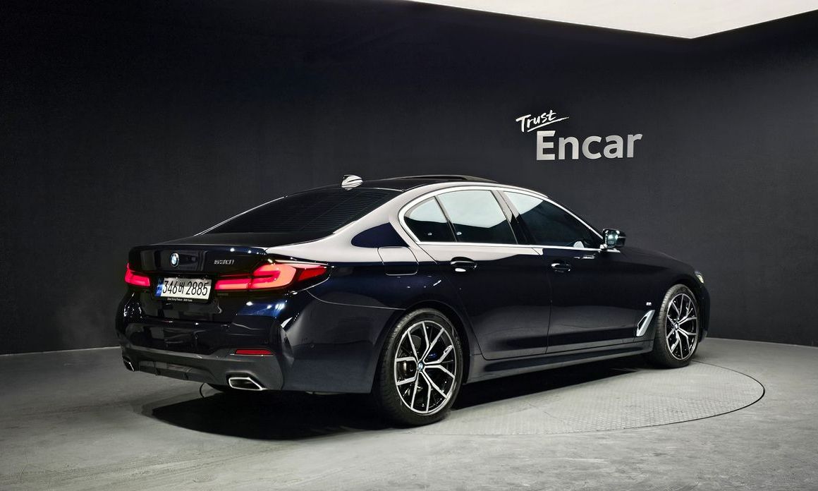 BMW 5-Series 2023