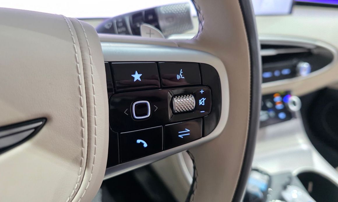 Genesis GV70 2025