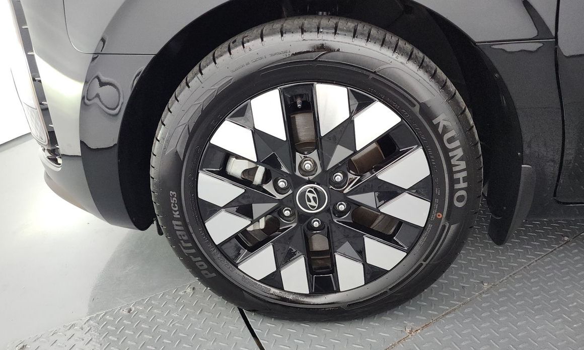 Hyundai Staria 2025