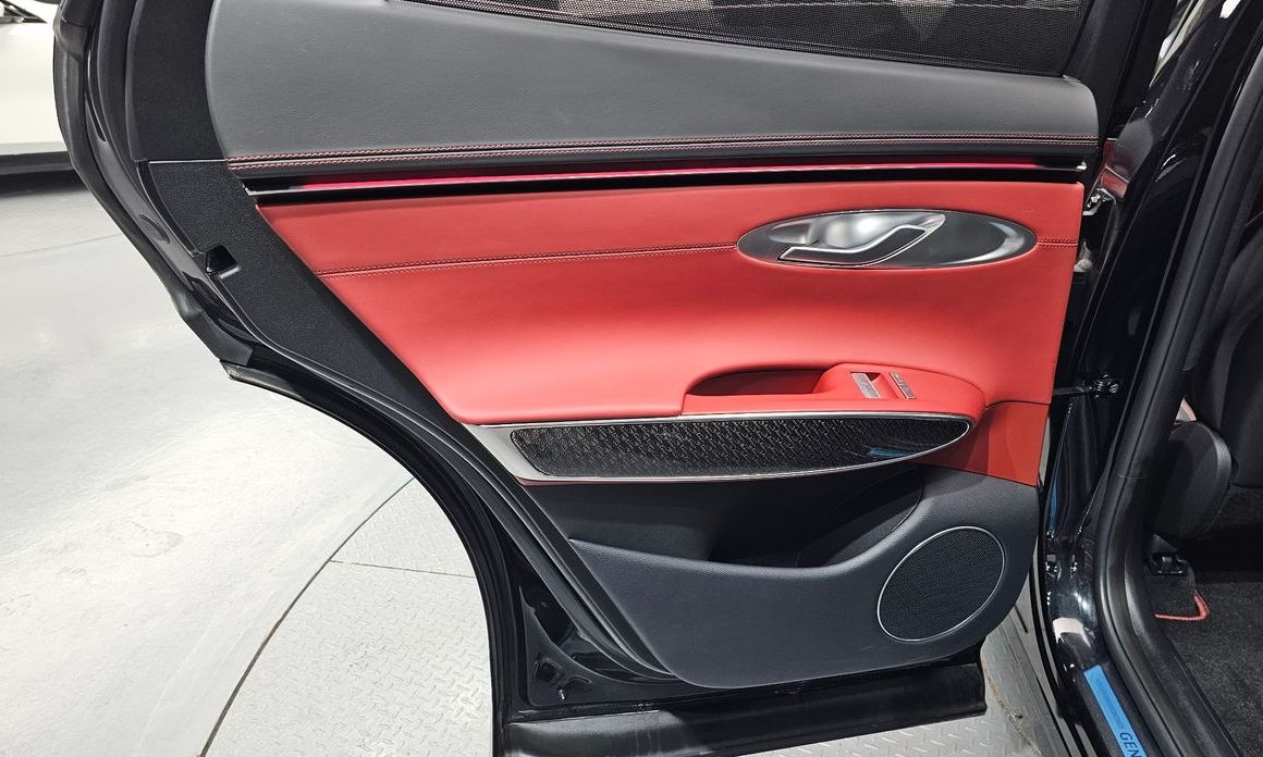 Genesis GV70 2025