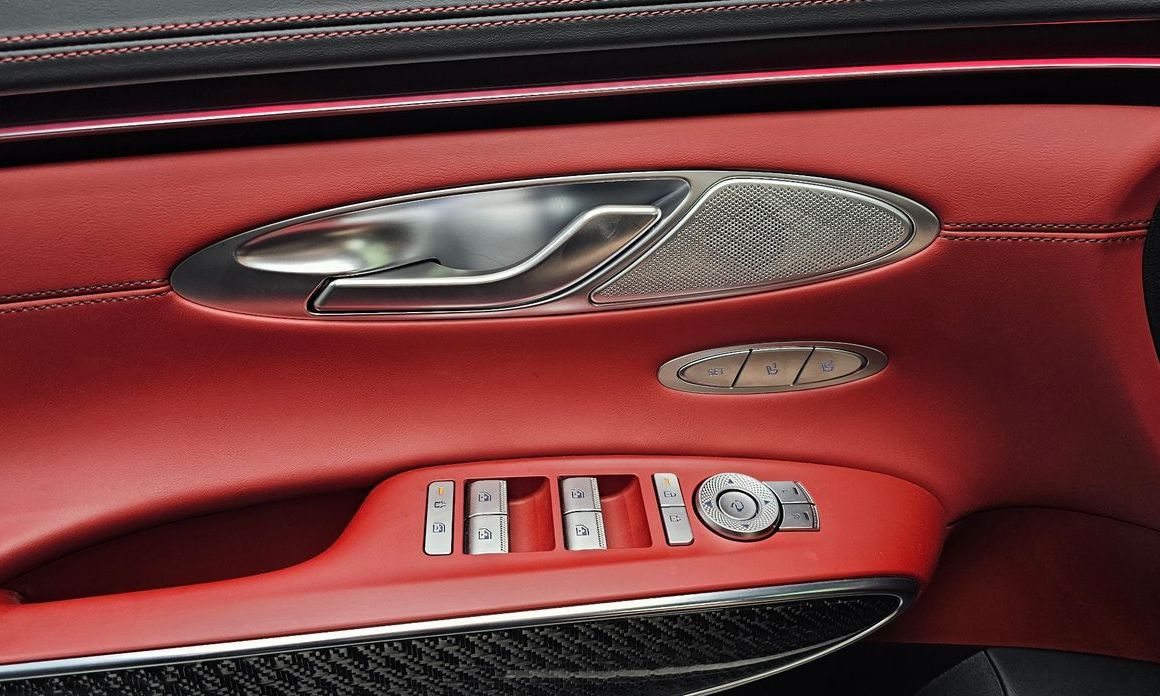 Genesis GV70 2025